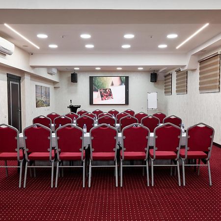 Megapolis Hotel Çimkent Dış mekan fotoğraf