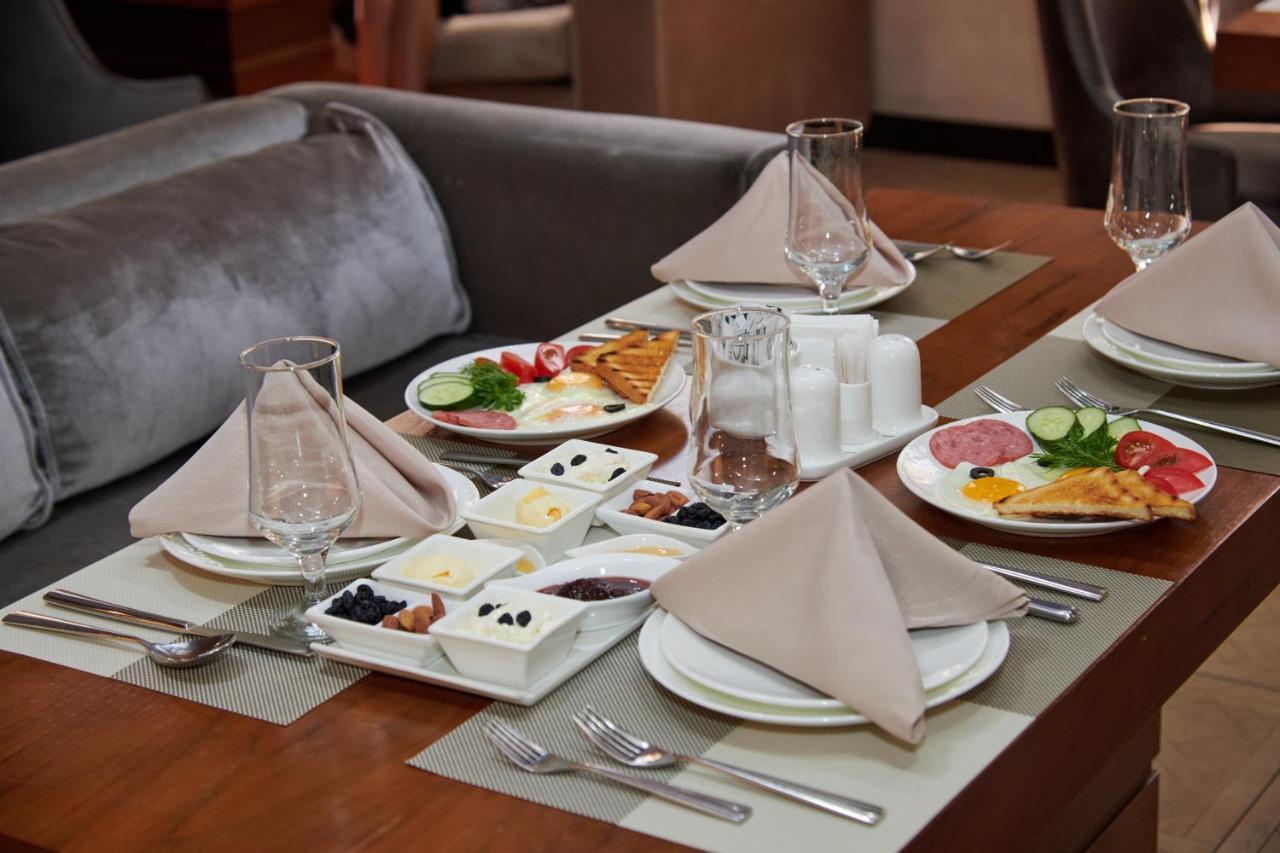 Megapolis Hotel Çimkent Dış mekan fotoğraf