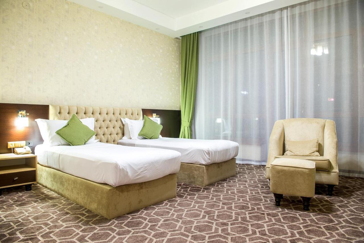 Megapolis Hotel Çimkent Dış mekan fotoğraf