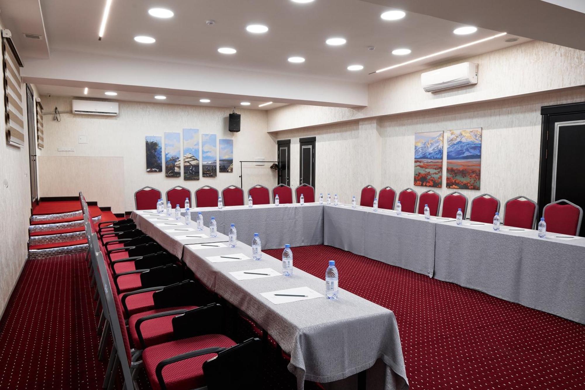 Megapolis Hotel Çimkent Dış mekan fotoğraf