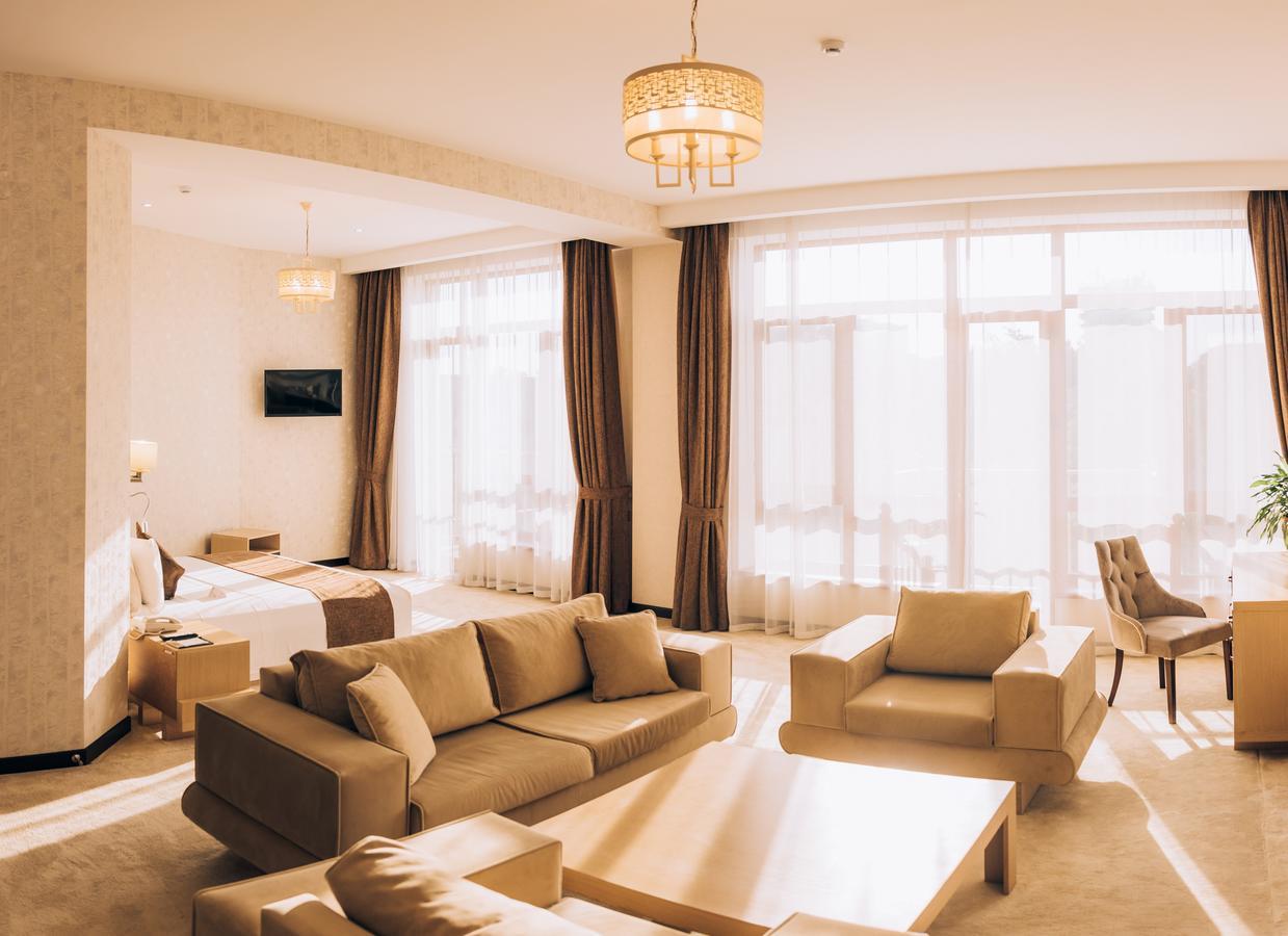Megapolis Hotel Çimkent Dış mekan fotoğraf