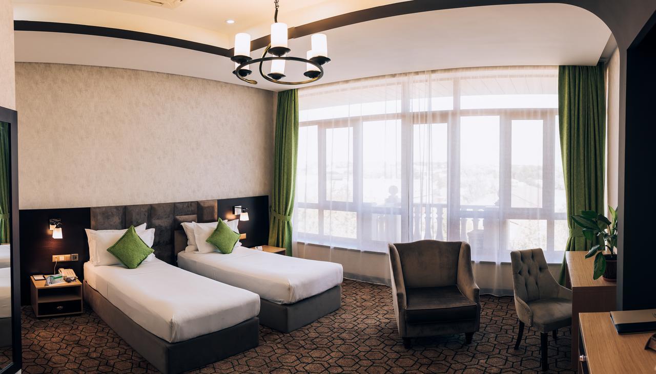 Megapolis Hotel Çimkent Dış mekan fotoğraf