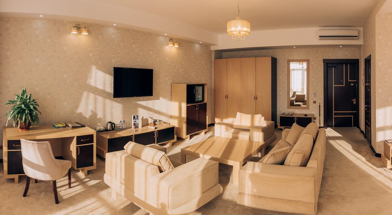 Megapolis Hotel Çimkent Dış mekan fotoğraf