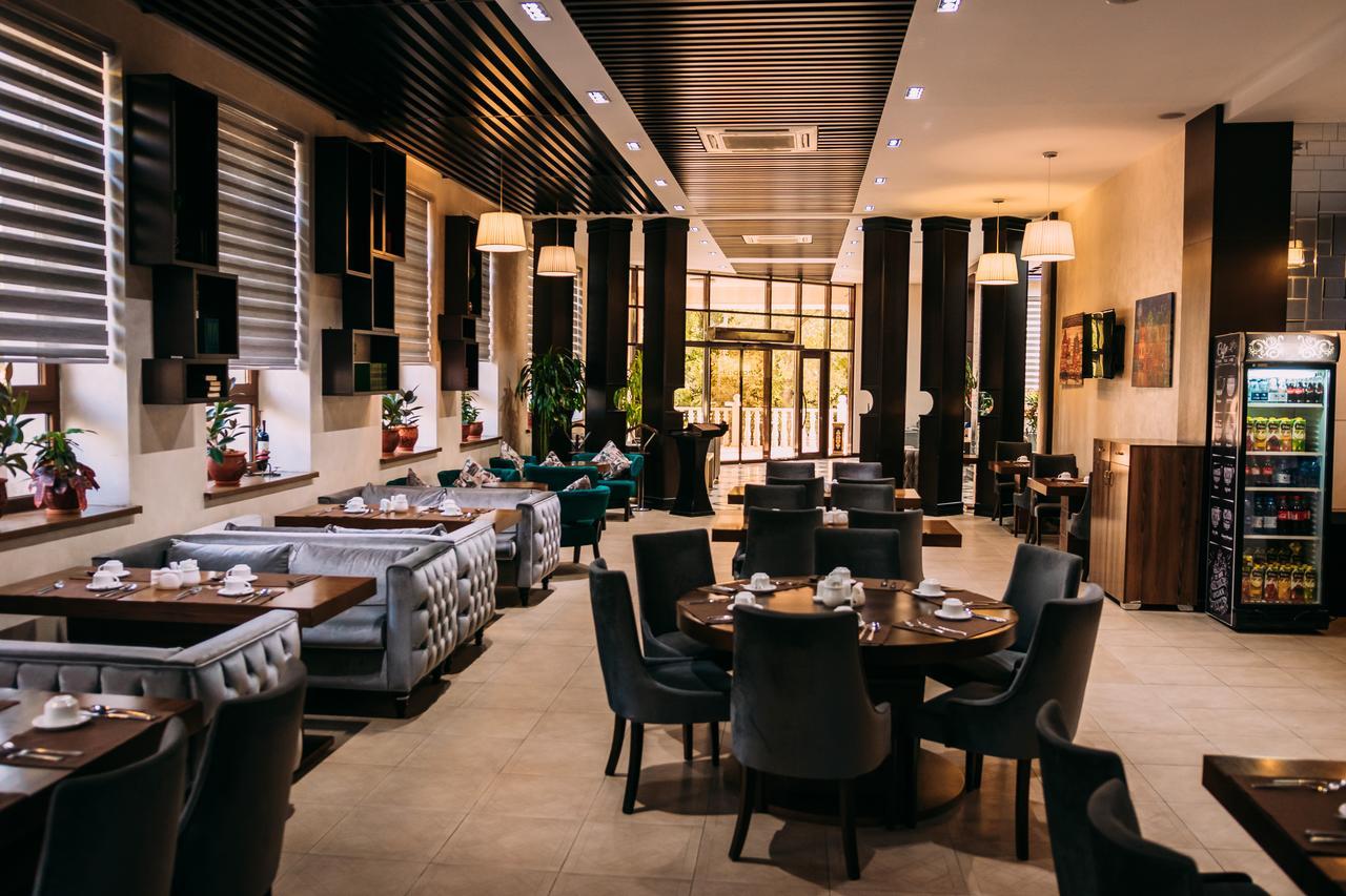 Megapolis Hotel Çimkent Dış mekan fotoğraf