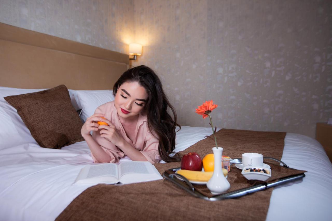 Megapolis Hotel Çimkent Dış mekan fotoğraf