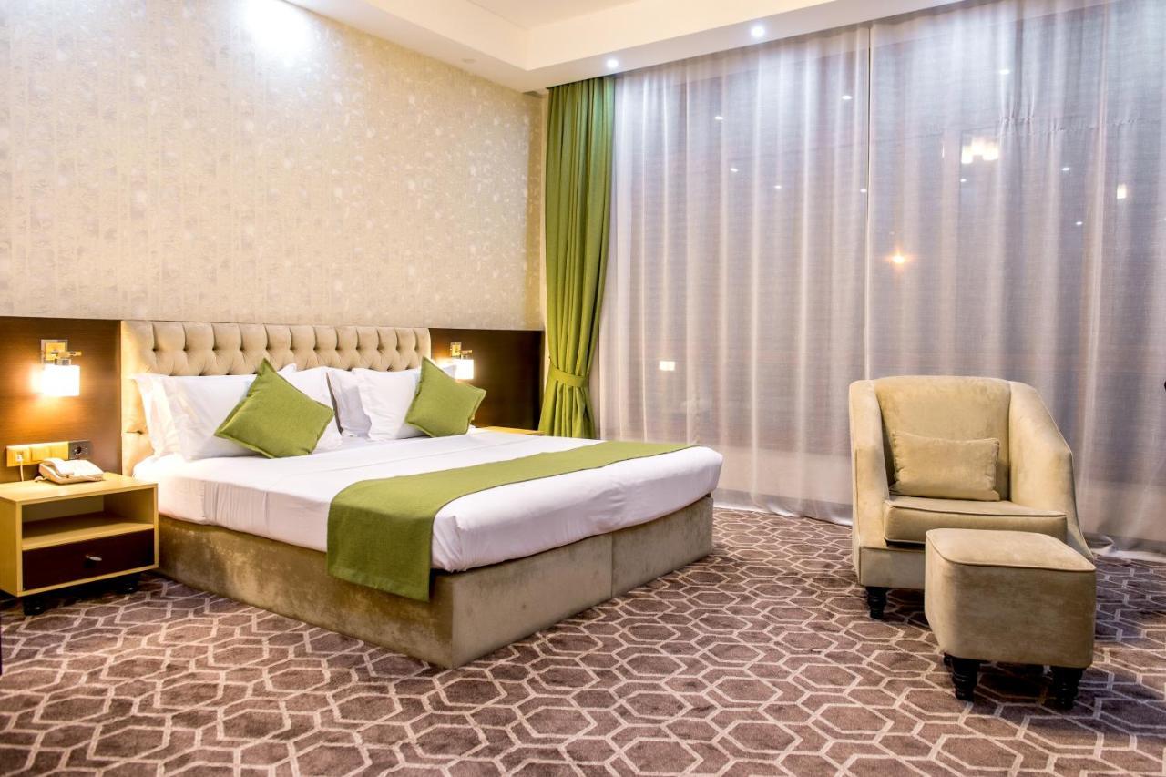 Megapolis Hotel Çimkent Dış mekan fotoğraf