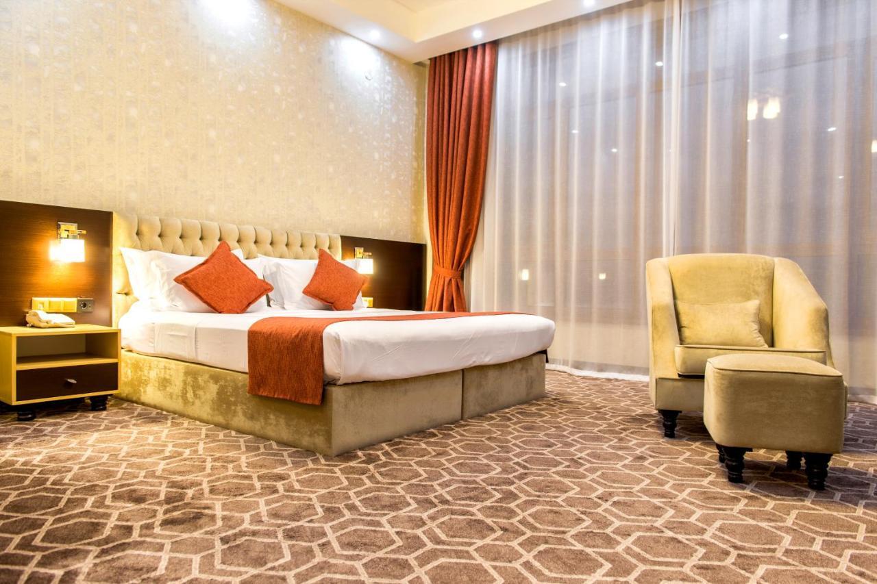 Megapolis Hotel Çimkent Dış mekan fotoğraf